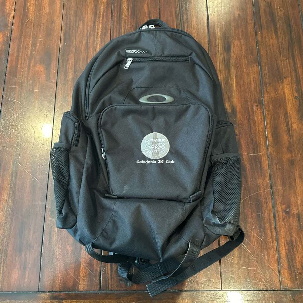 Oakley Enduro 20L Black Laptop Backpack